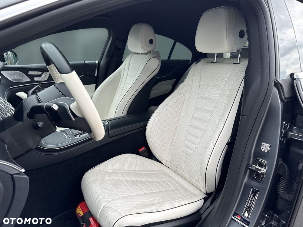 Mercedes-Benz CLS 300 d 4-Matic AMG - 16