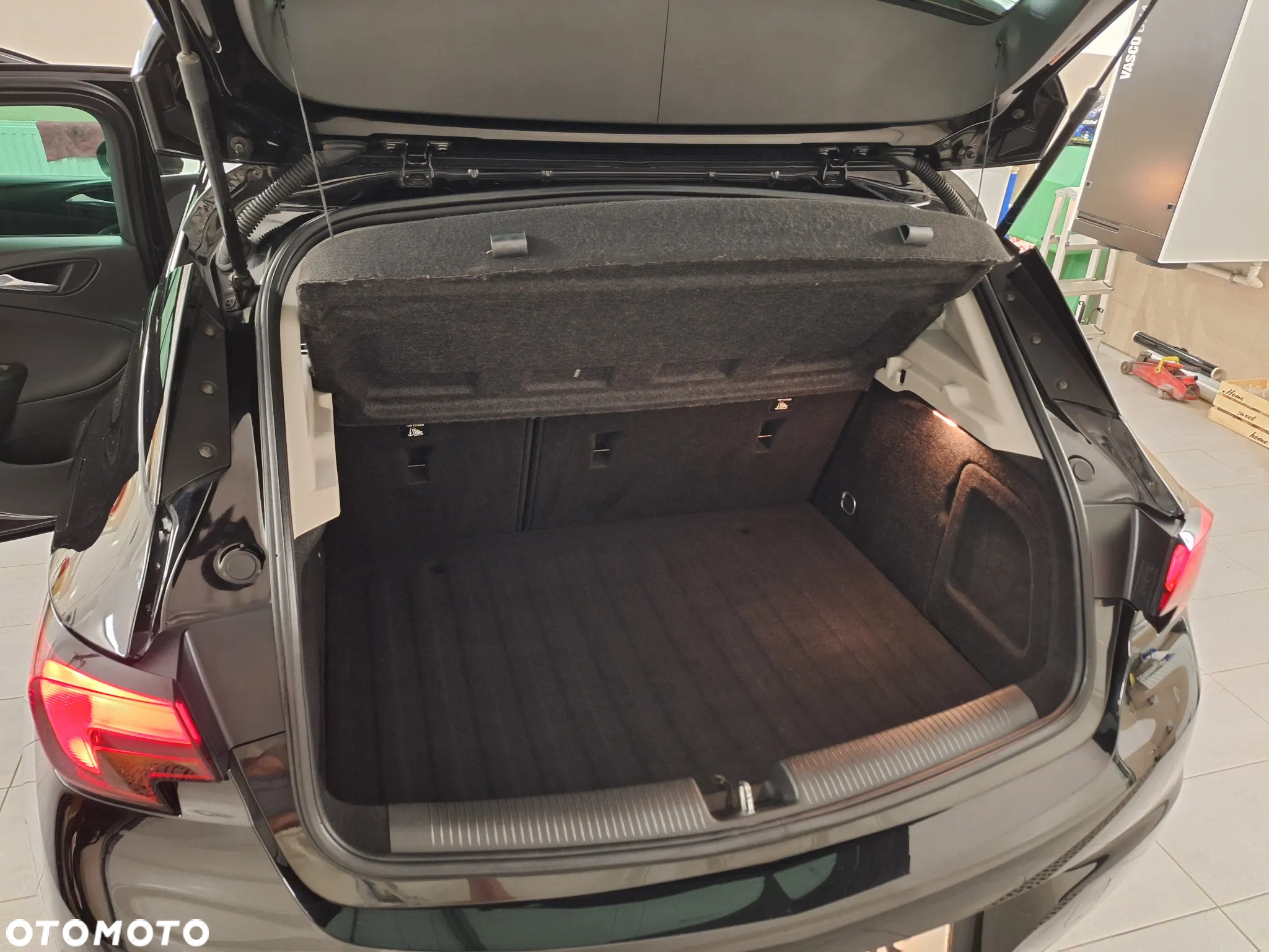 Opel Astra 1.4 Turbo Business - 26