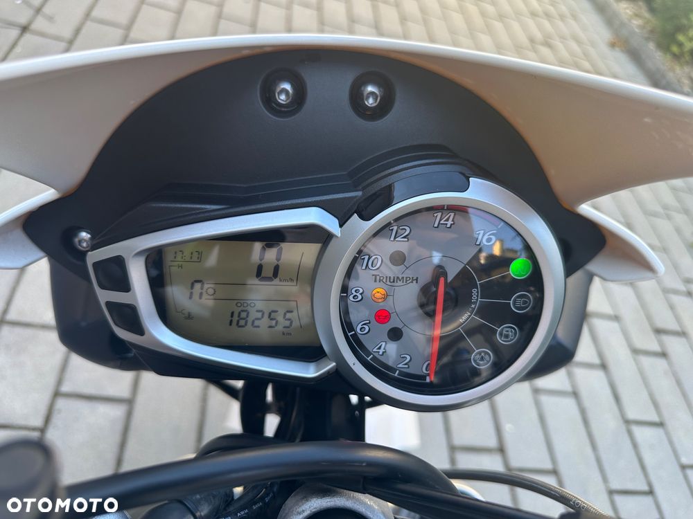 Triumph Street Triple - 6