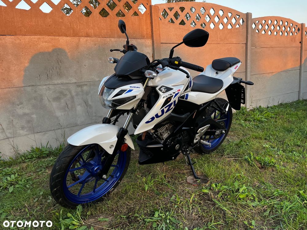 Suzuki GSX - 6