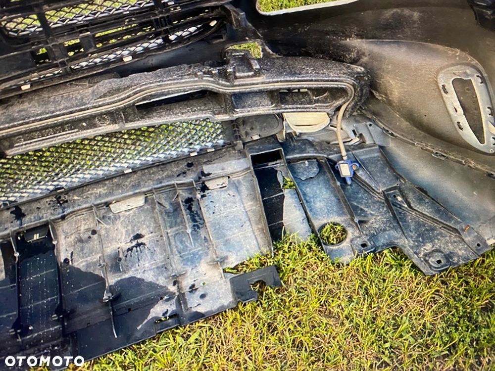 MERCEDES gla 156 kompletny zderzak plyta pod zderzak styropian 650 - 4