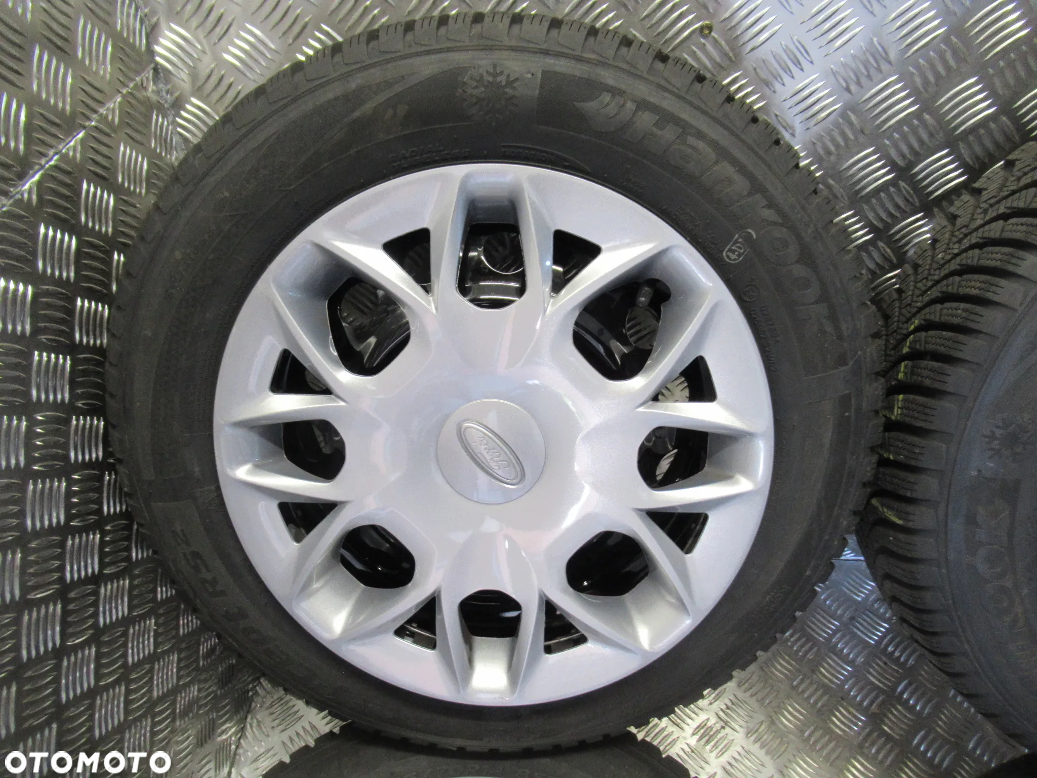 Koła Ford Fiesta Ka 5,5Jx14 et37,5 4x108 zima 8,5mm CZUJNIKI JAK NOWE - 4