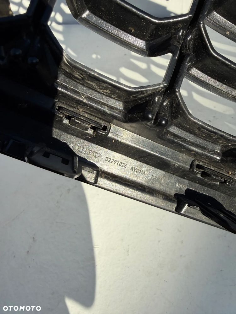 Volvo XC60 lift R-Design grill atrapa 32291026 - 8