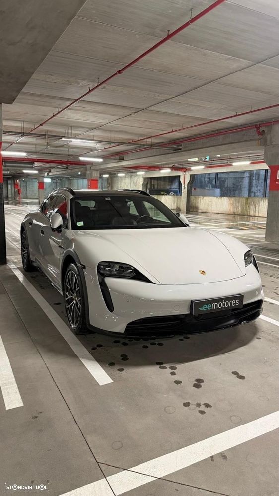 Porsche Taycan Cross Turismo 4 - 16