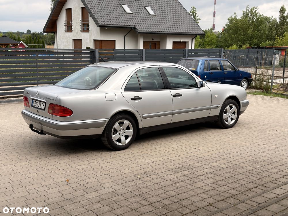 Mercedes-Benz Klasa E - 3