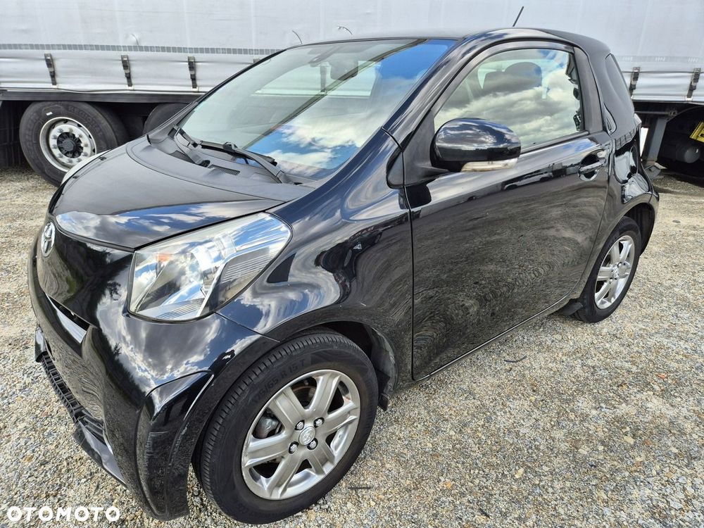 Toyota iQ - 2