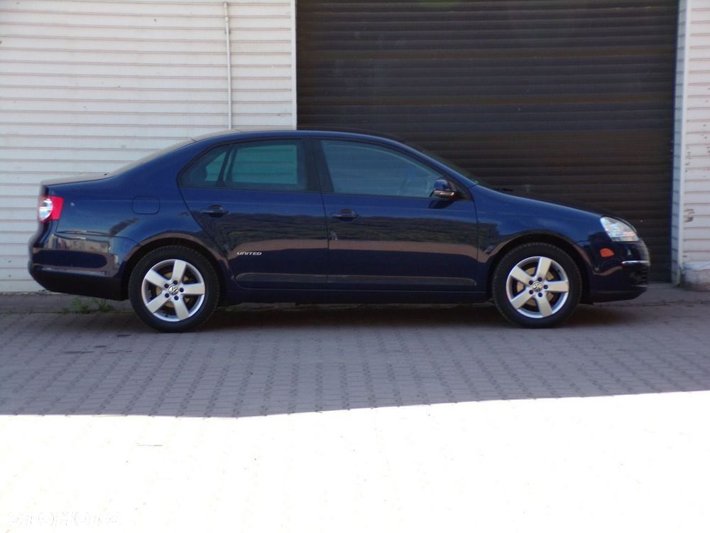 Volkswagen Jetta - 3