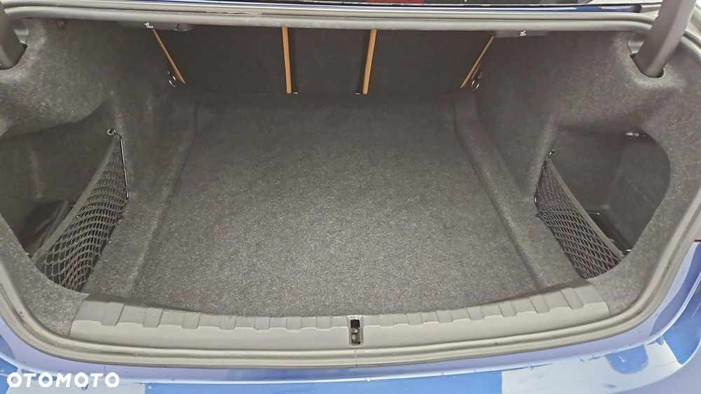 BMW Seria 3 320i xDrive Sport Line - 24