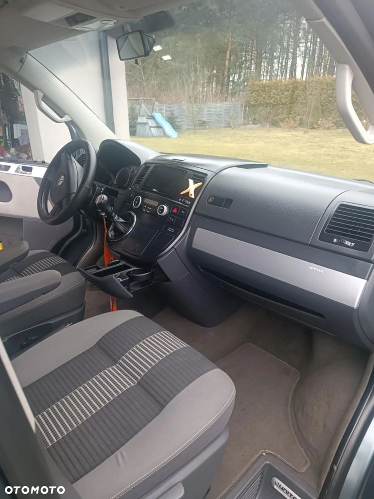 Volkswagen Caravelle - 22