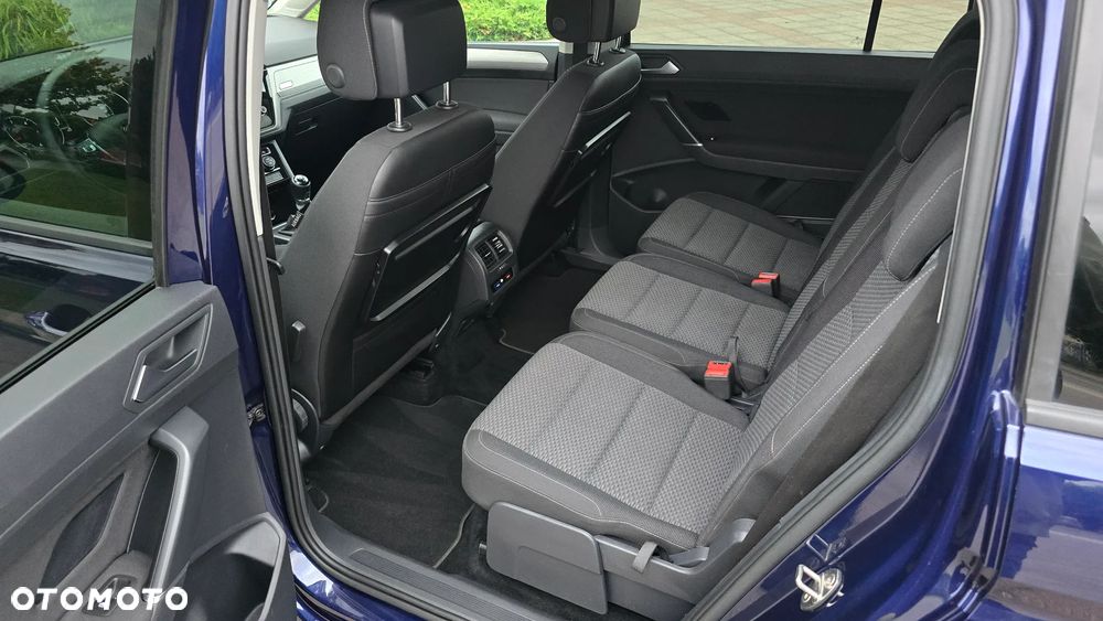 Volkswagen Touran - 34