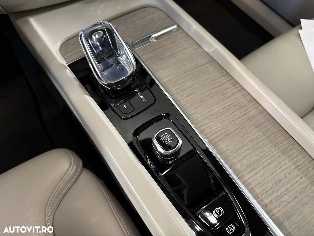 Volvo XC 60 T6 AWD Recharge Geartronic Inscription - 18