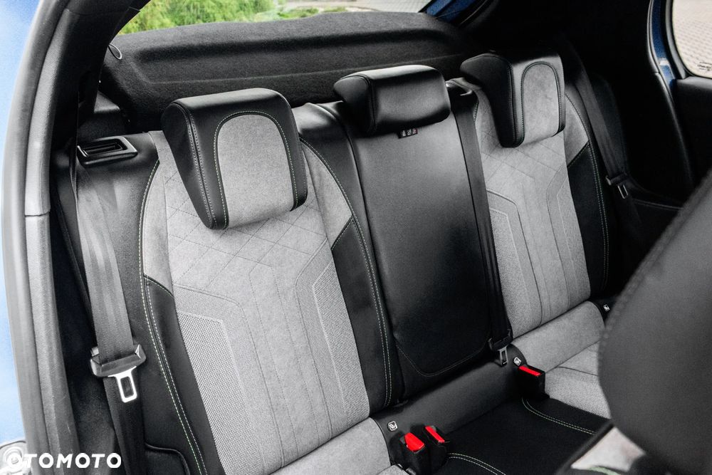 Peugeot 208 e-208 GT Line - 30