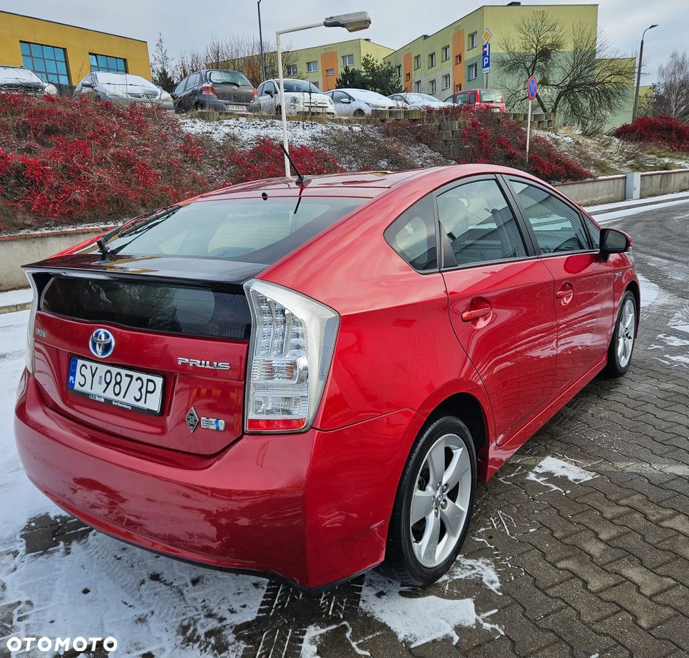 Toyota Prius (Hybrid) Executive - 3
