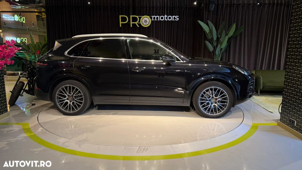 Porsche Cayenne - 7