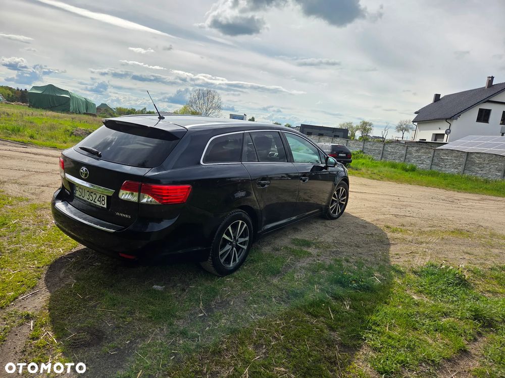 Toyota Avensis 2.0 D-4D Premium - 14