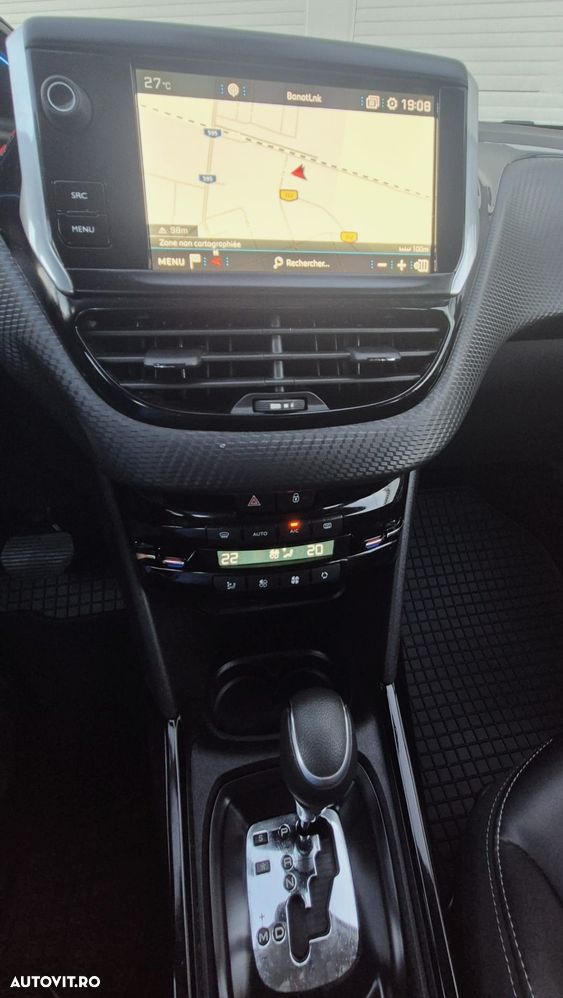 Peugeot 2008 PureTech 110 Stop&Start EAT6 GT-Line Edition - 17