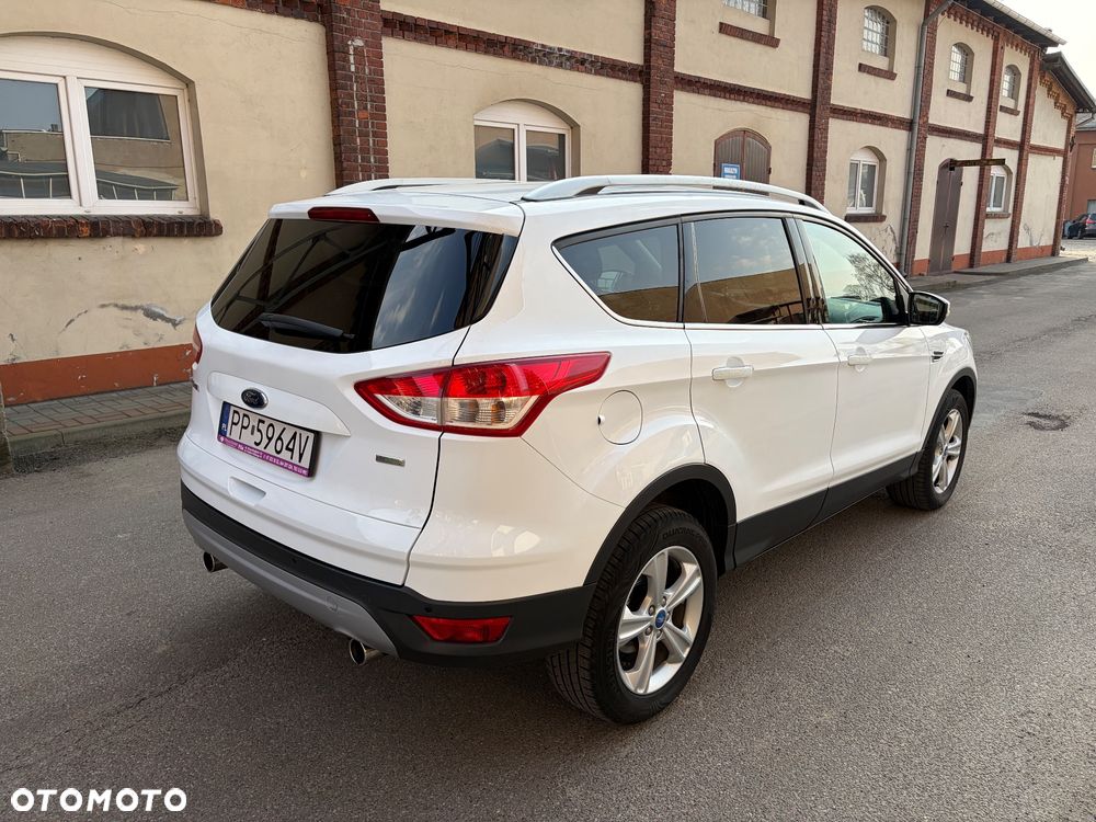 Ford Kuga 1.5 EcoBoost 2x4 Titanium - 16