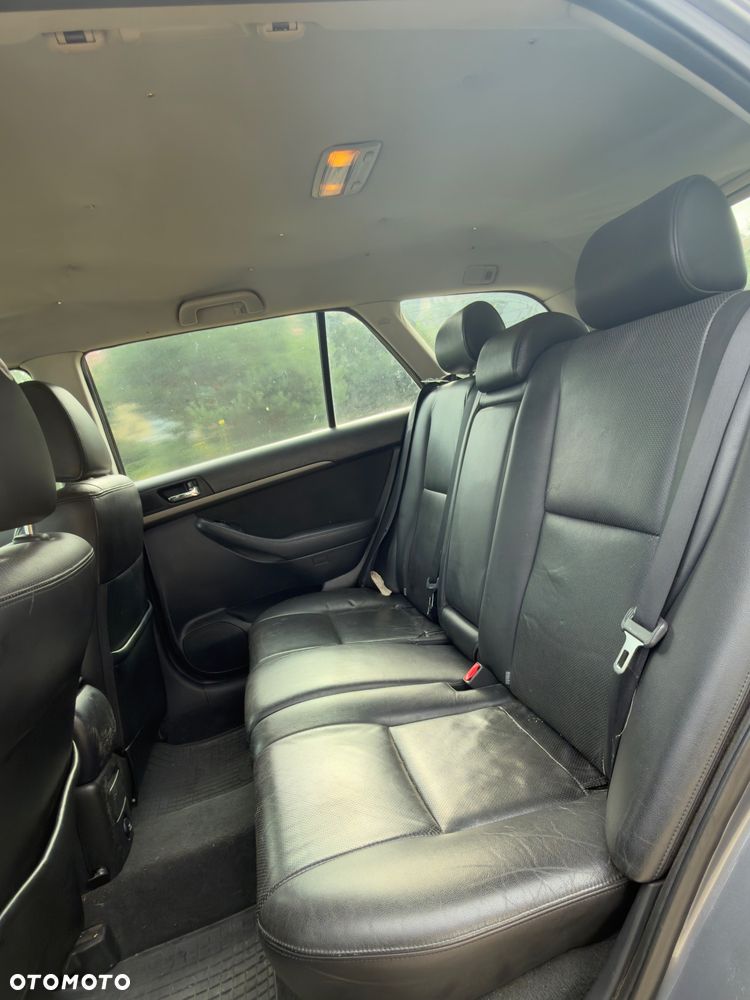 Toyota Avensis 1.8 VVT-i - 9