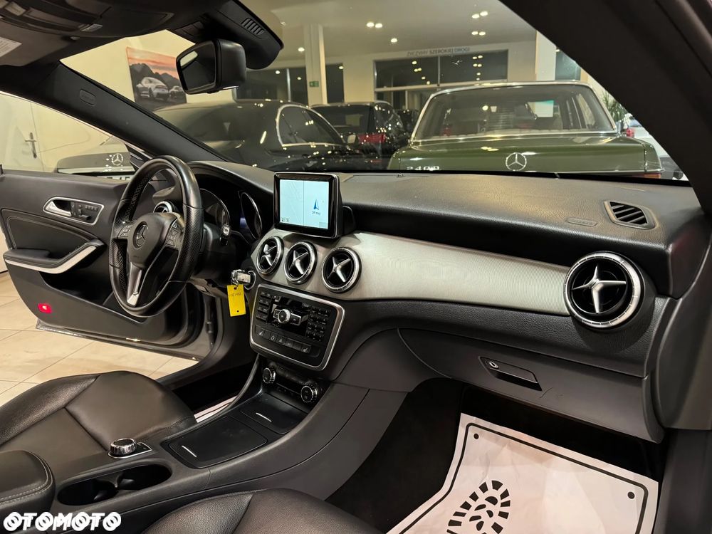 Mercedes-Benz CLA - 34