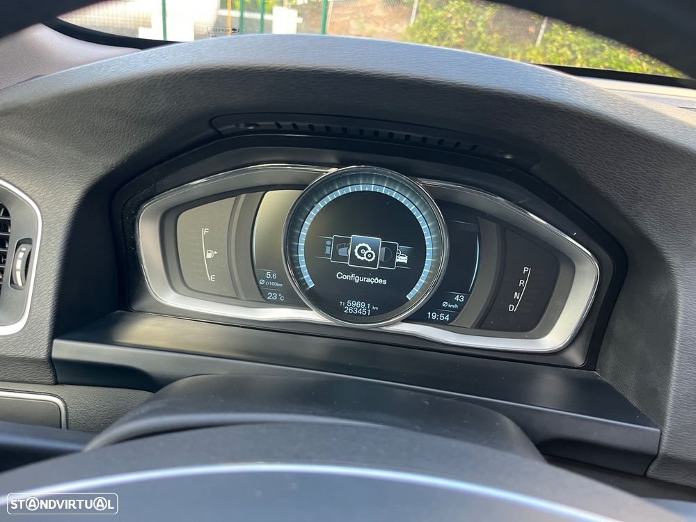 Volvo V60 D6 Plug-In-Hybrid AWD Geartronic Pure Limited - 33