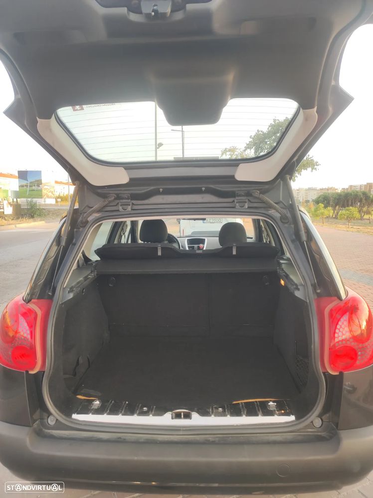 Peugeot 207 SW 1.4 Premium - 9