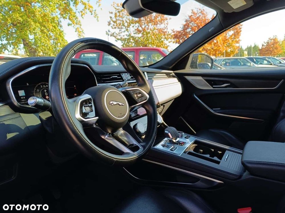 Jaguar F-Pace - 22
