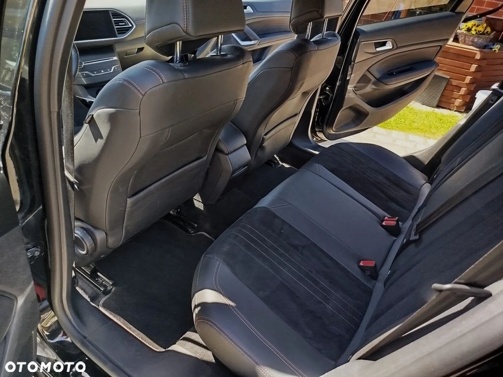 Peugeot 308 ver-puretech-225-eat8-stop-start-gt - 17