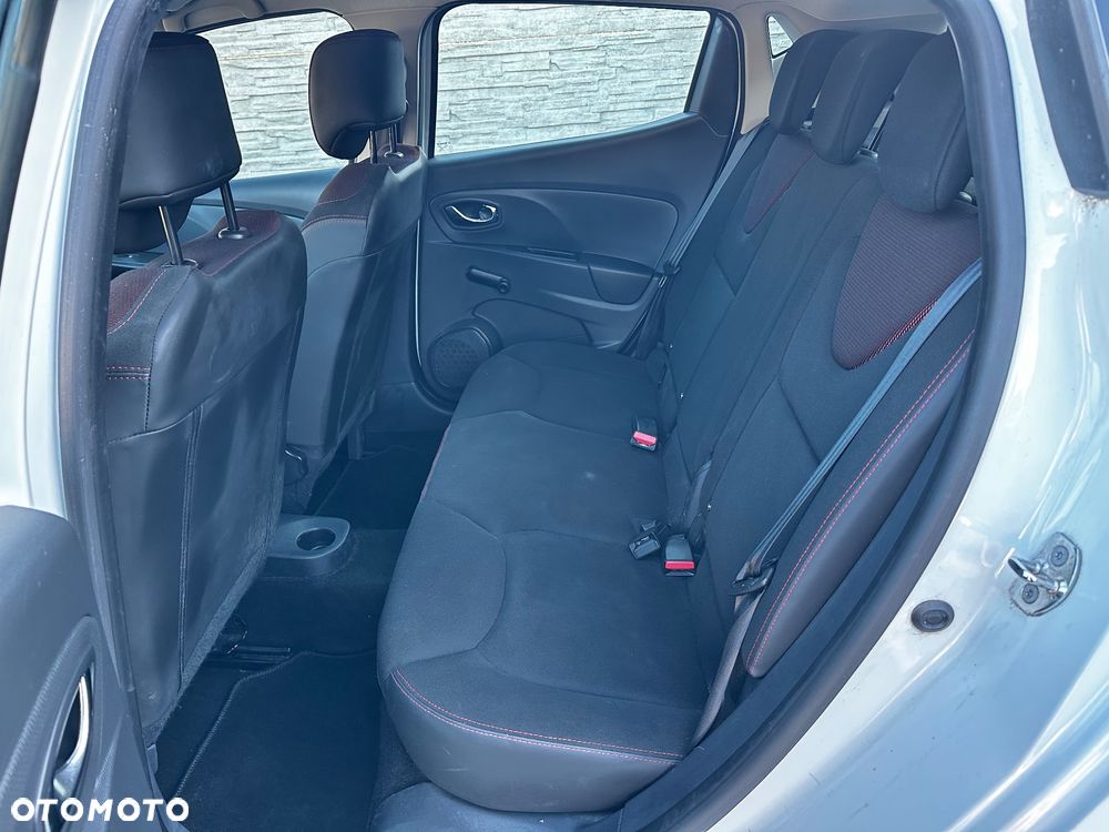 Renault Clio 1.2 16V 75 Luxe - 9