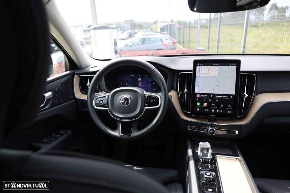 Volvo XC 60 2.0 T6 PHEV Plus Dark AWD - 22