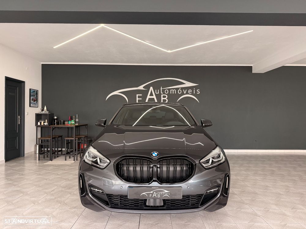 BMW 118 i Pack Desportivo M Auto - 2