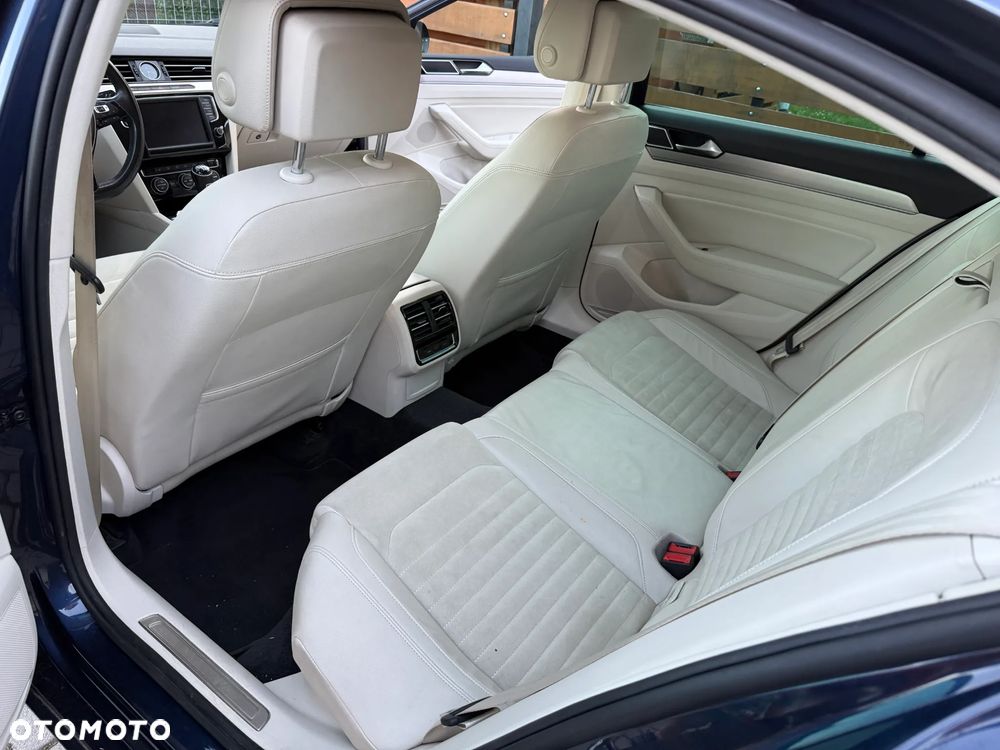 Volkswagen Passat 1.8 TSI BMT Highline - 12