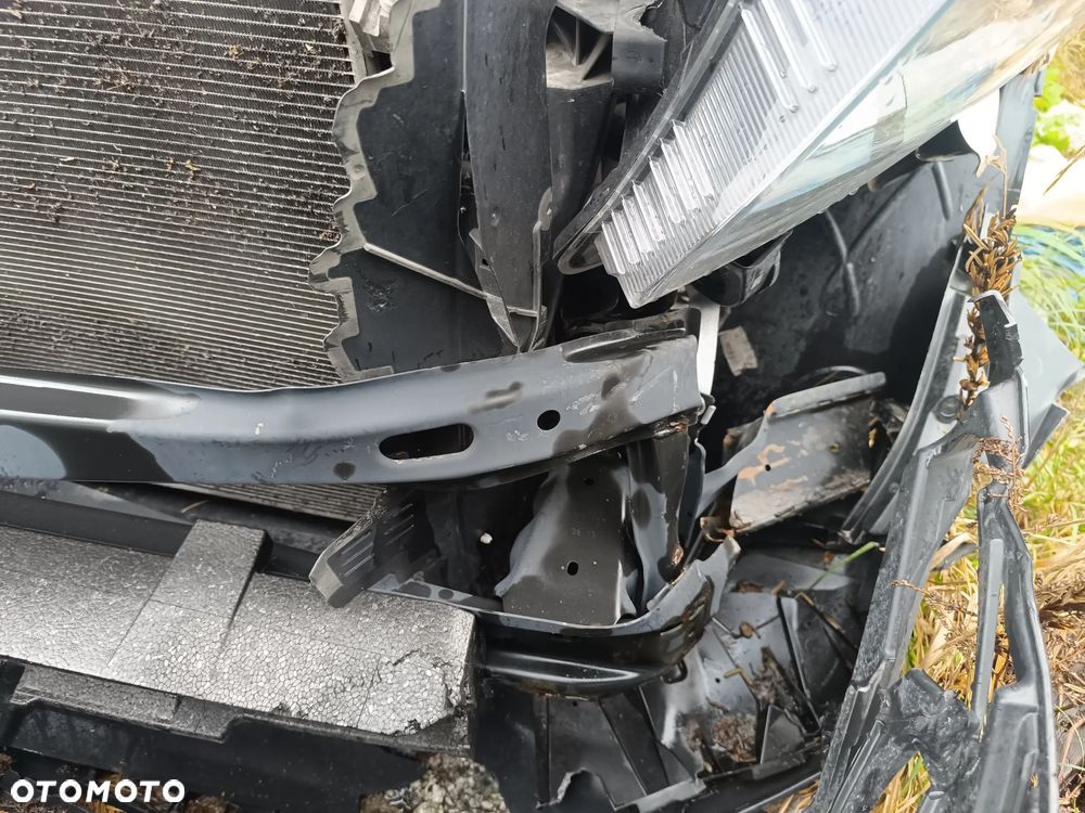 VW Crafter  2020 r  2.0 TDI wzmocnienie czołowe przedni pas - 2