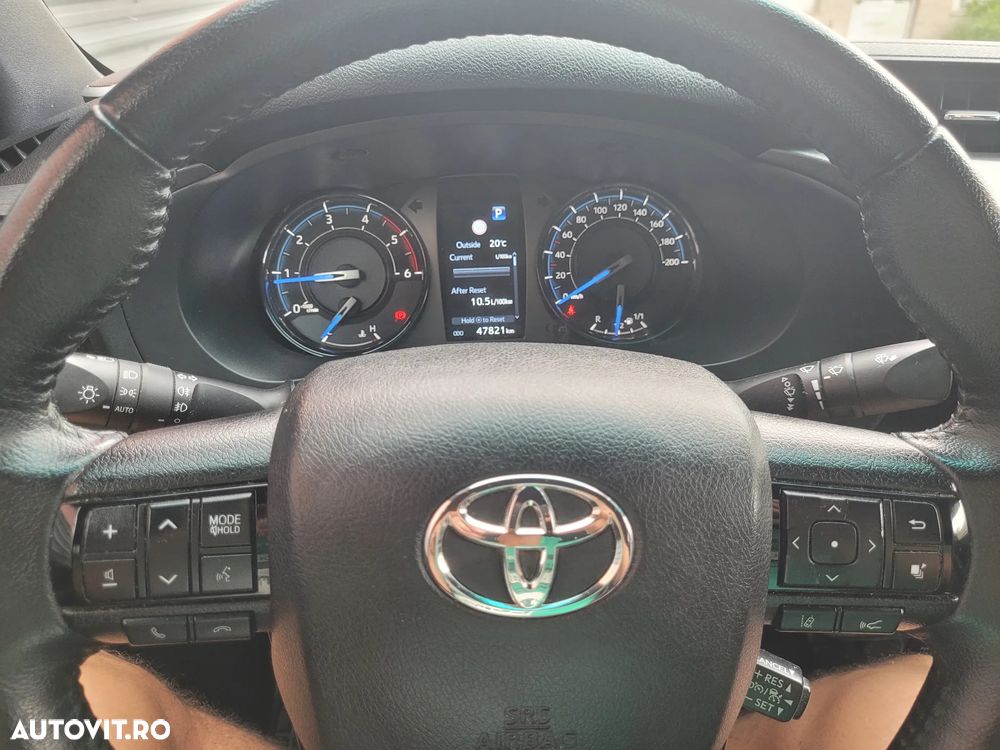 Toyota Hilux 2.8D 204CP 4x4 Double Cab AT Invincible Color Edition - 12