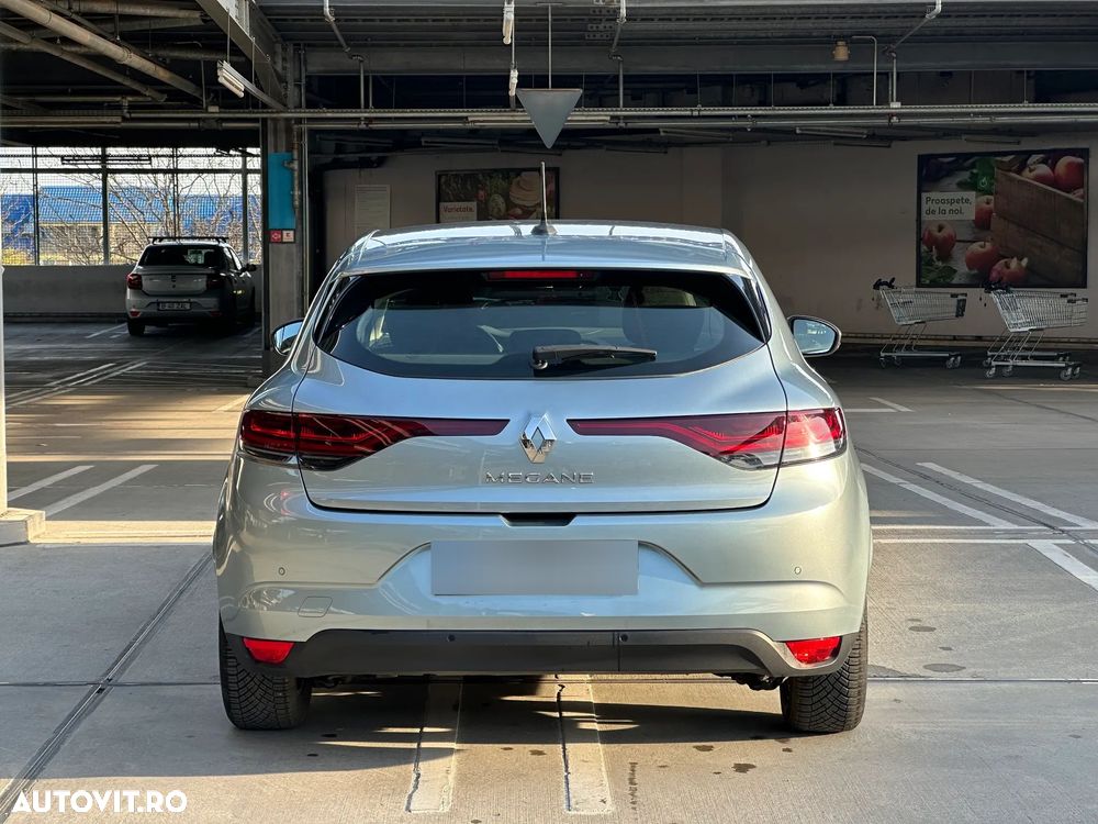 Renault Megane TCE 140 Techno - 9