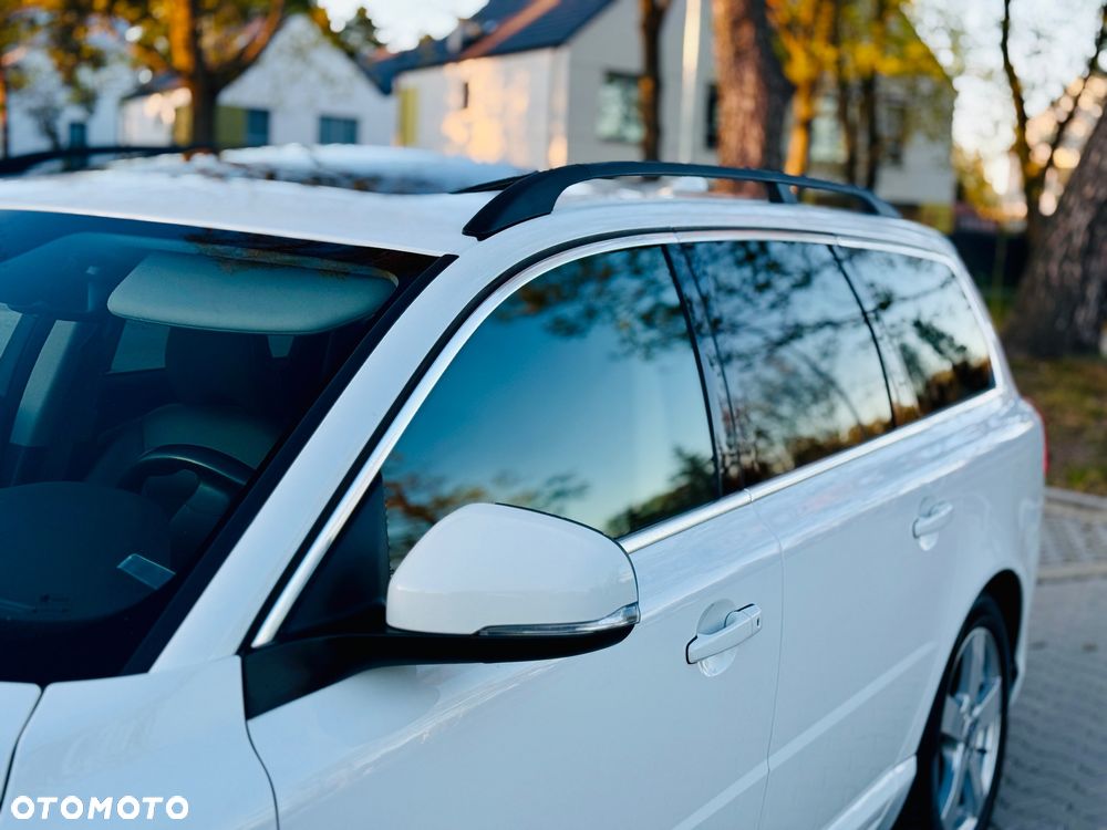 Volvo V70 D2 Momentum - 32