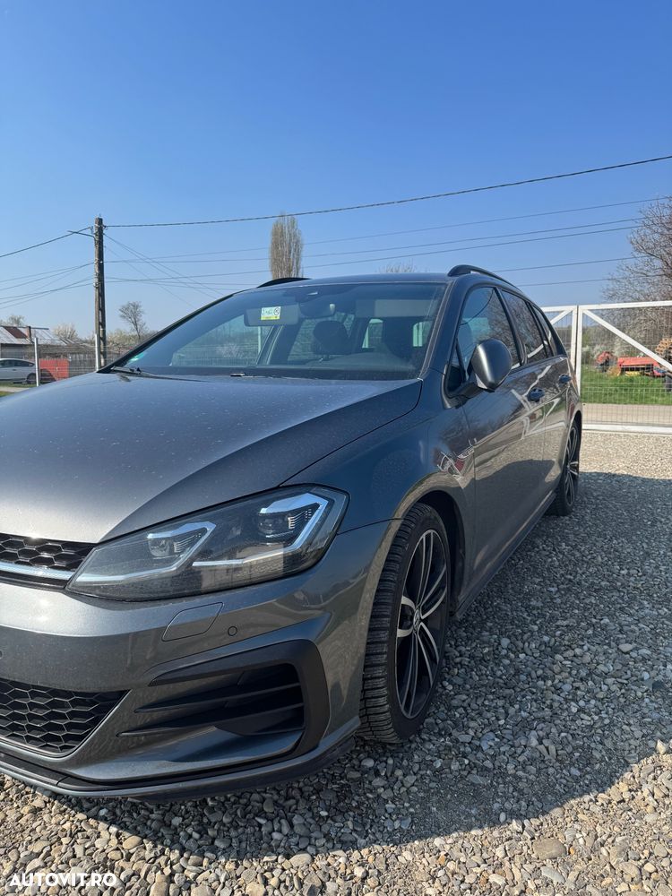 Volkswagen Golf - 3