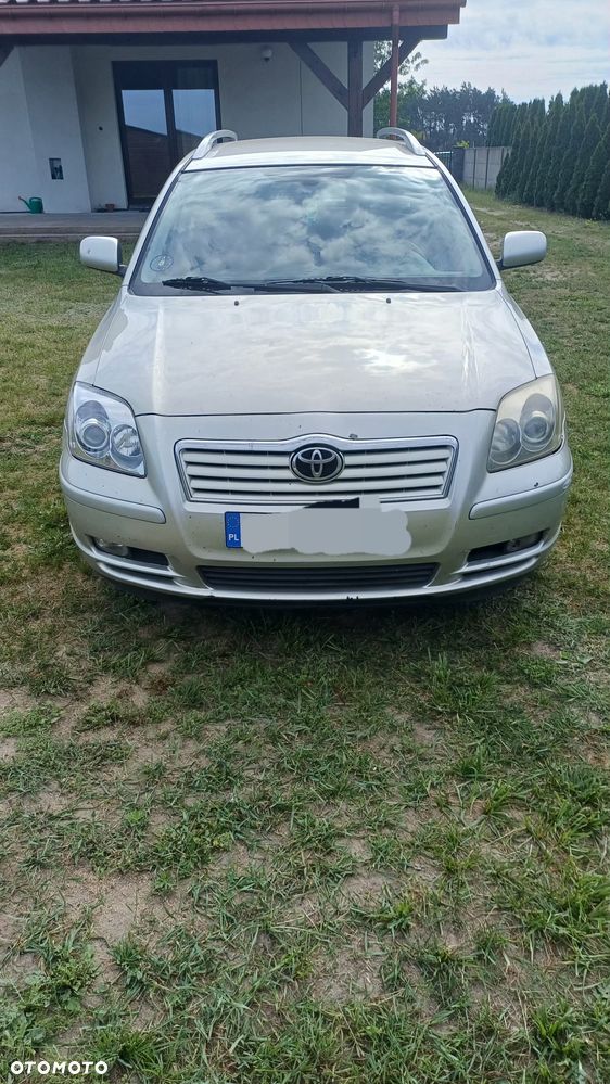 Toyota Avensis - 1