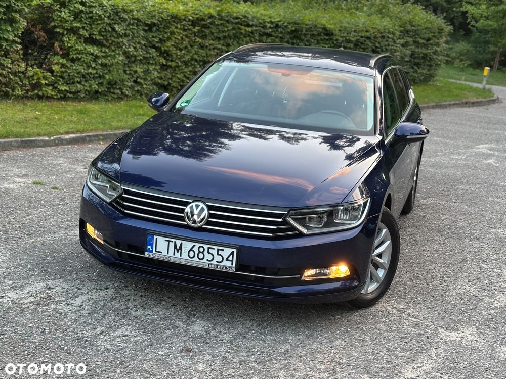 Volkswagen Passat - 1