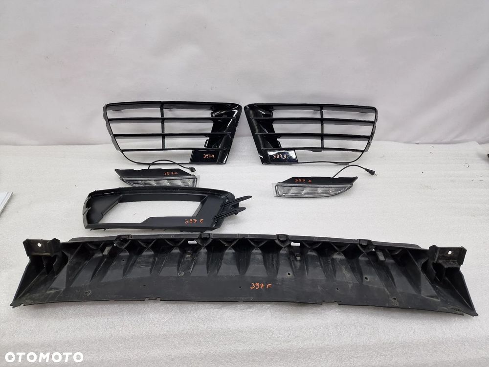 VW SCIROCCO 1K8 R20 / R-LINE LEWA + PRAWA KRATKA BOCZNA / KIERUNKOWSKAZ / LED  , NR 1K8853665D / 1K8853666D / 1K8853949 , NR AUKCJI KR397 - 1