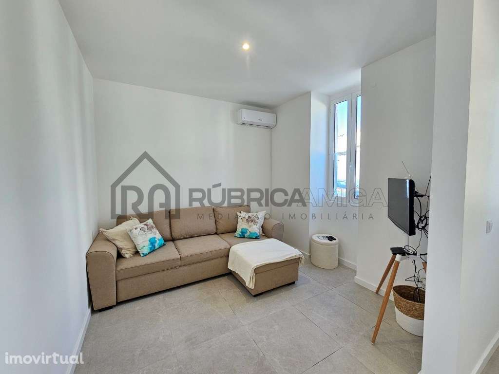 Moradia V2 em Loulé renovada com terraço e logradouro - Grande imagem: 4/37