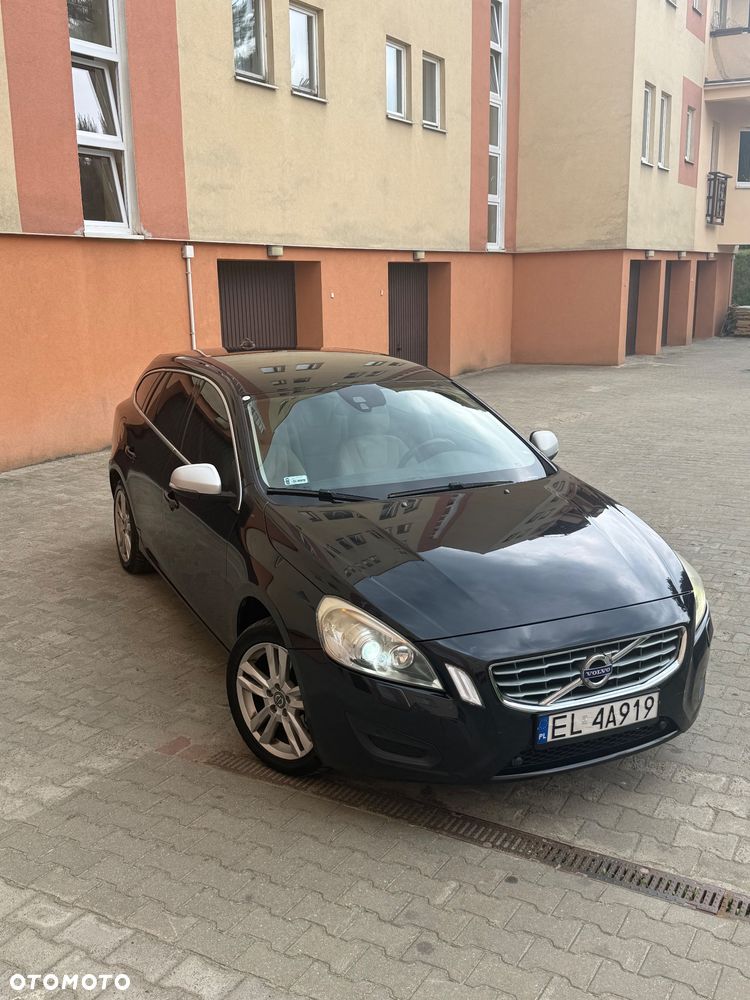 Volvo V60 D4 Momentum - 8