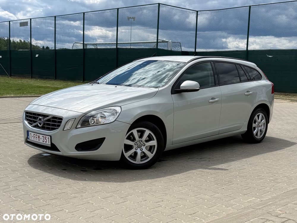 Volvo V60 D3 Summum - 28