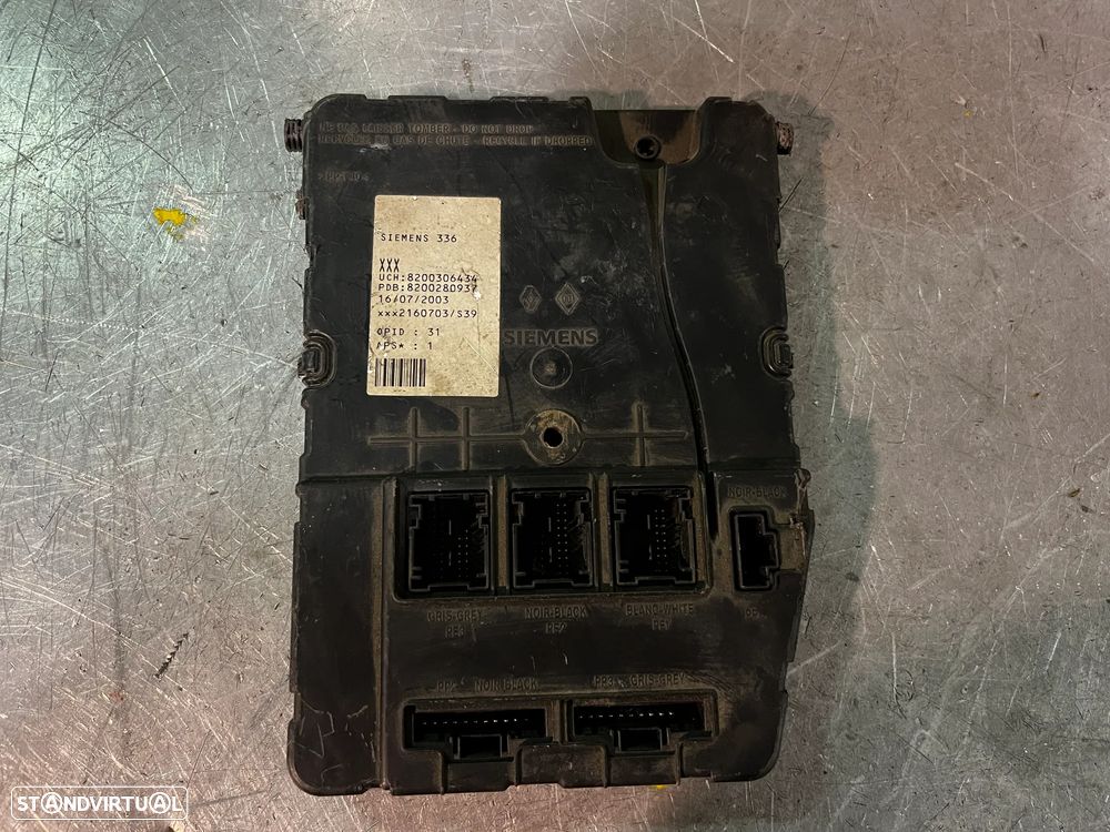 Modulo UCH / Caixa fusiveis Renault Megane II / Scenic II 8200351183 8200306434 8200280937 8200305575 8200724363 8200712570 8200606826 8200525384 8200351186 8200411363 - 3