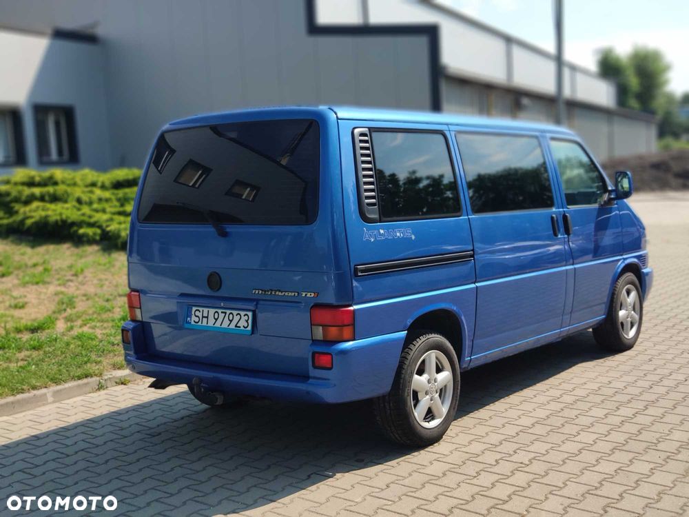 Volkswagen Multivan - 2
