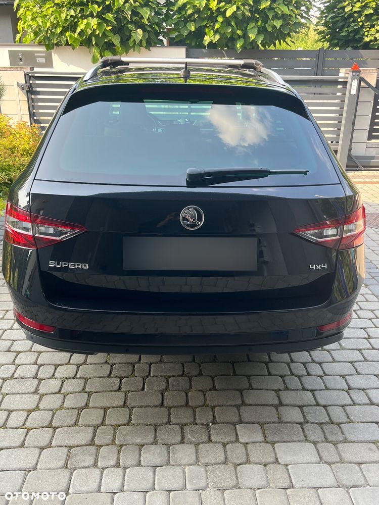 Skoda Superb 2.0 TDI 4x4 L&K DSG - 3
