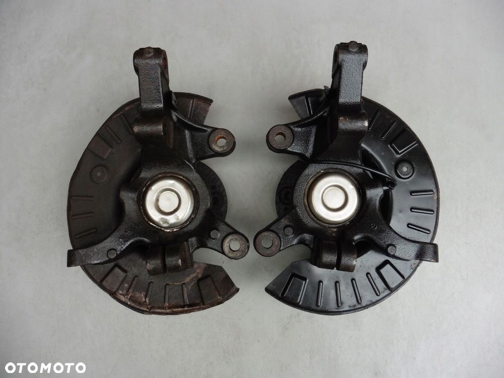 ZWROTNICA PIASTA LEWY PRZÓD MERCEDES VITO VIANO W639 - 2