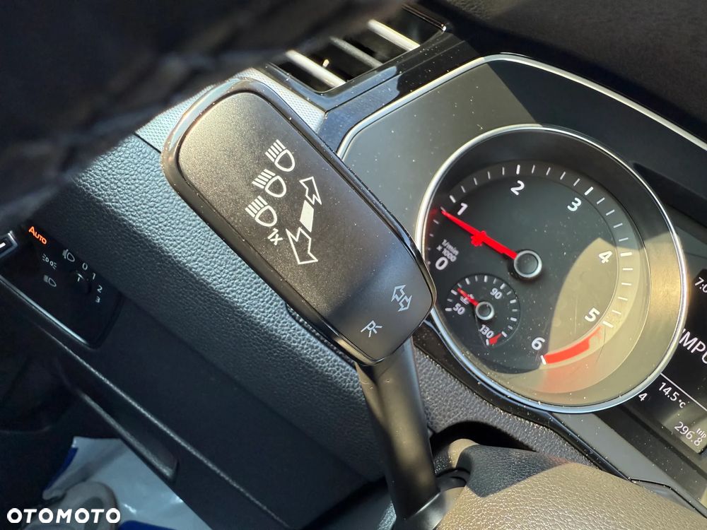 Volkswagen Passat 2.0 TDI SCR DSG Highline - 31