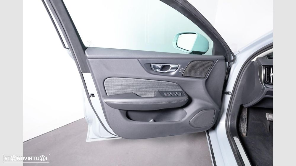 Volvo V60 2.0 T6 AWD TE Core - 20