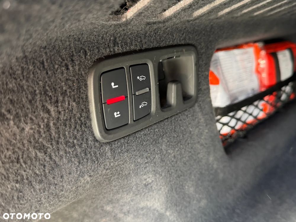 Audi Q8 55 TFSI mHEV Quattro Tiptronic - 36