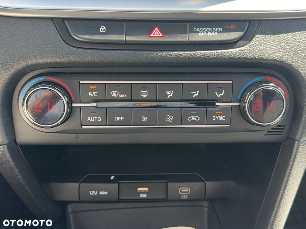 Kia Ceed - 25
